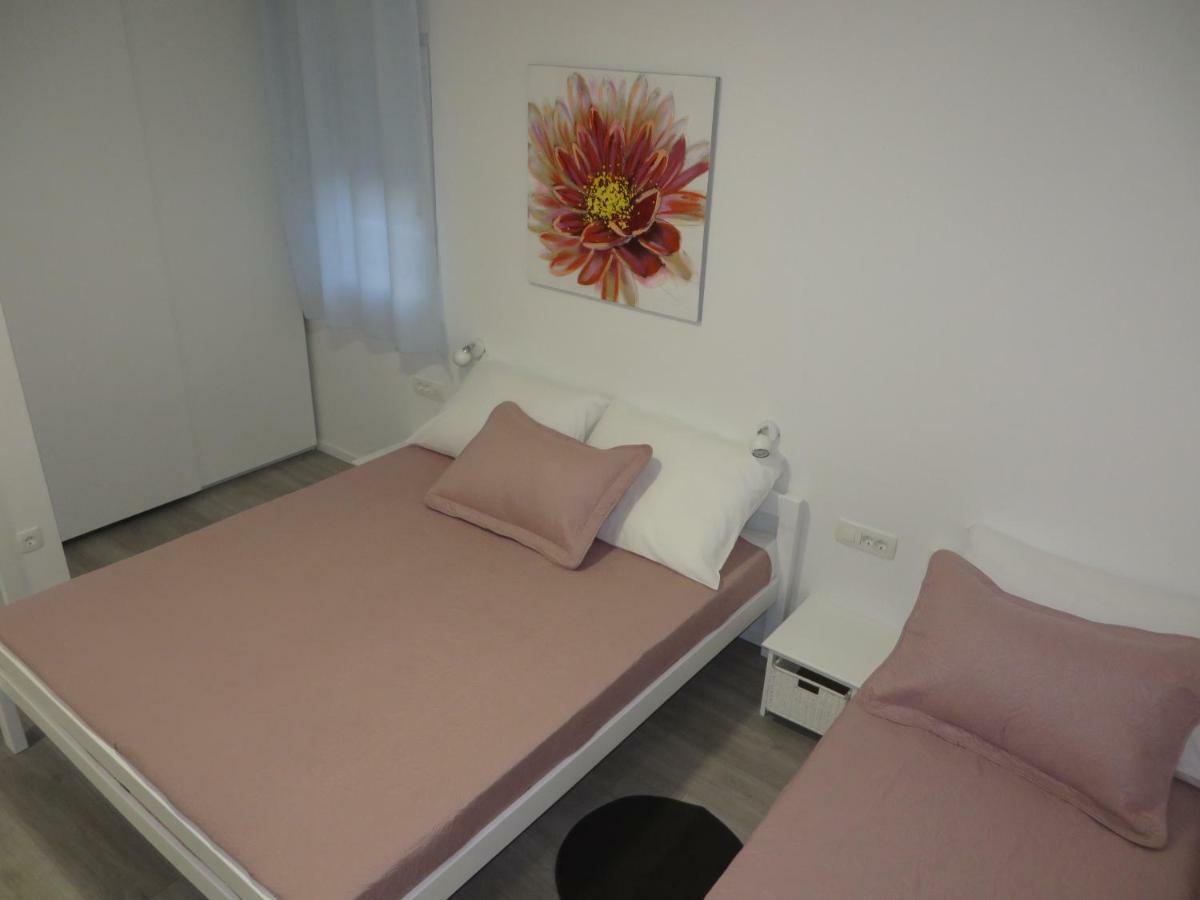 Apartmani Raos Dugi Rat Luaran gambar
